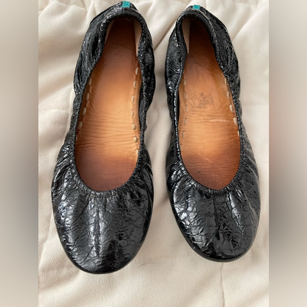 Darling size 7 black obsidian Tieks
